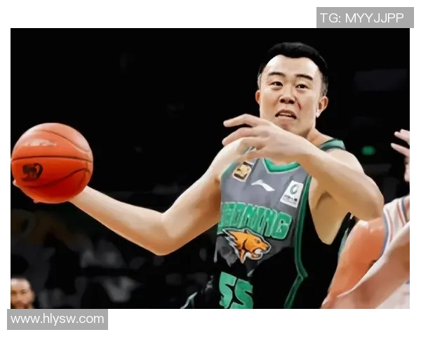 韩德君完美表现8投全中贡献18分杨瀚森攻防兼备斩获21分8篮板